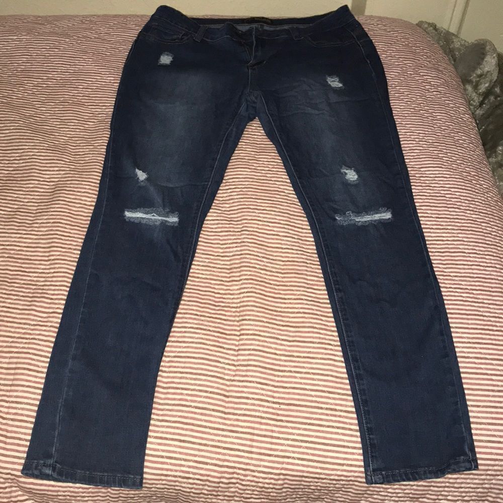 Soft denim ripped super skinny jeans
